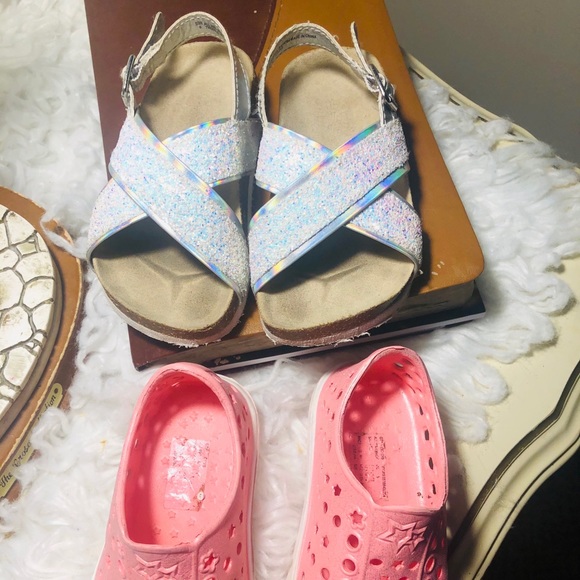 Sandals - Picture 2 of 3